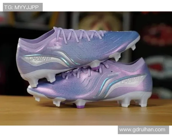 穿李宁品牌球鞋的足球明星有哪些及其赛场表现解析